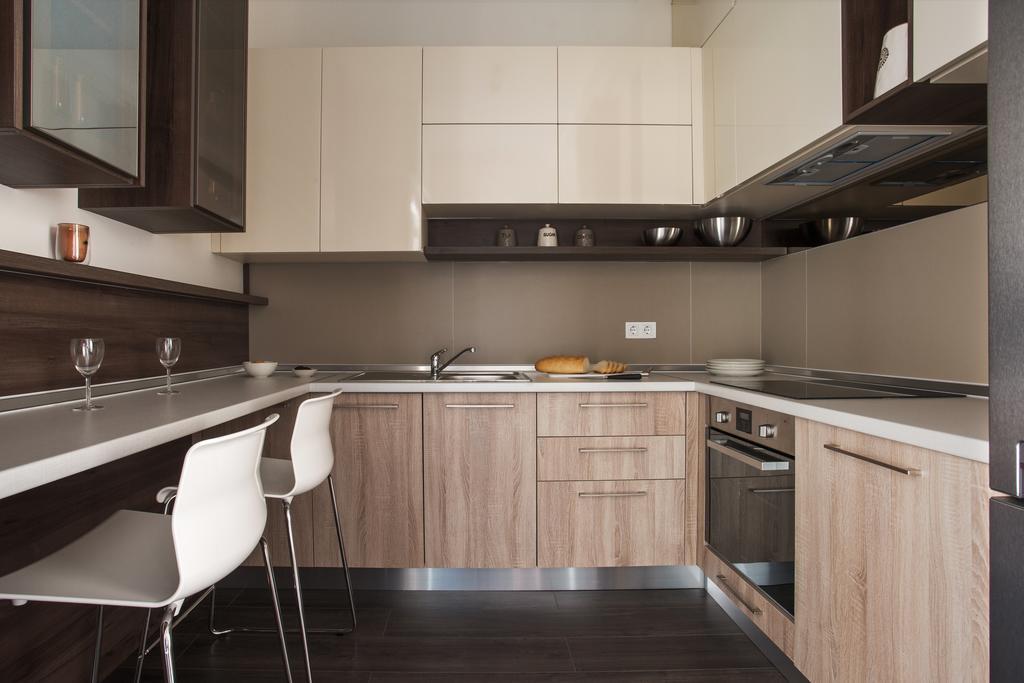 Modern Double Bedroom Apartment In Arkadia オデッサ エクステリア 写真