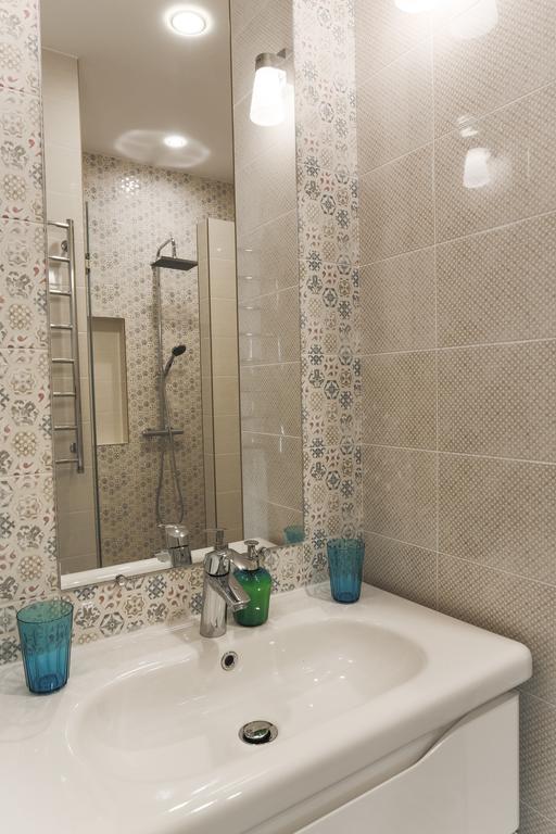 Modern Double Bedroom Apartment In Arkadia オデッサ エクステリア 写真