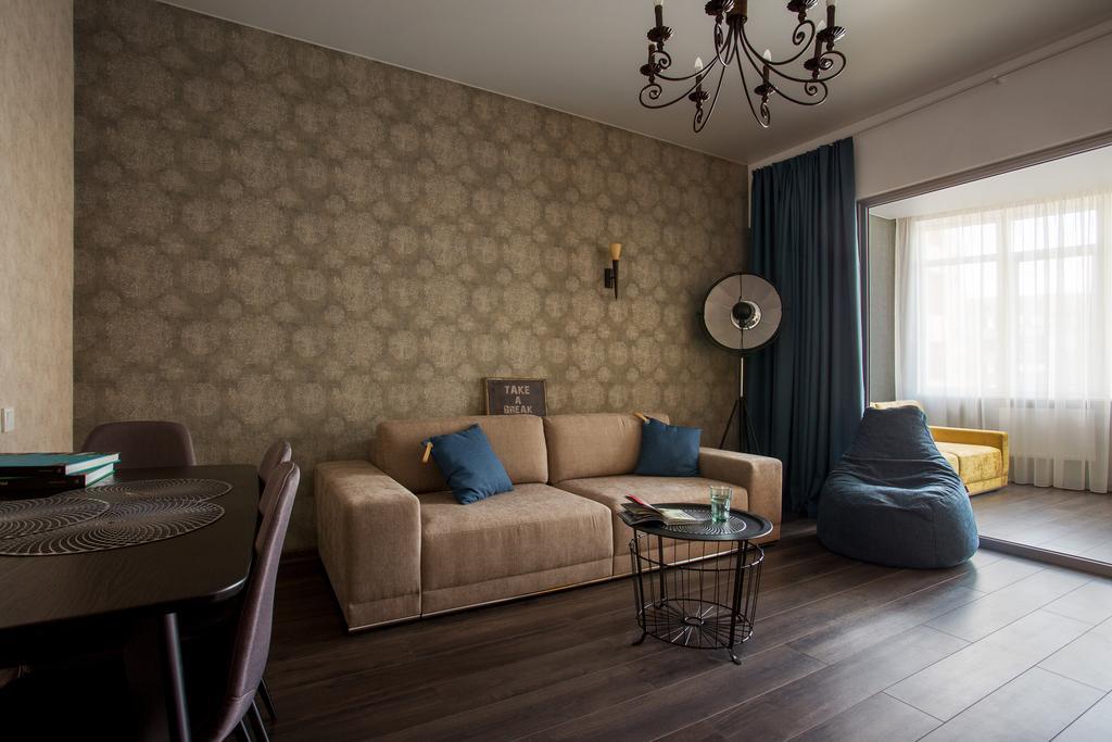 Modern Double Bedroom Apartment In Arkadia オデッサ エクステリア 写真